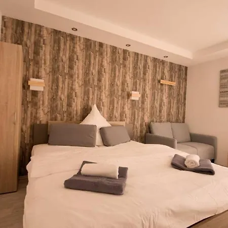 Apartment Charming With Full Kitchen And Balcony